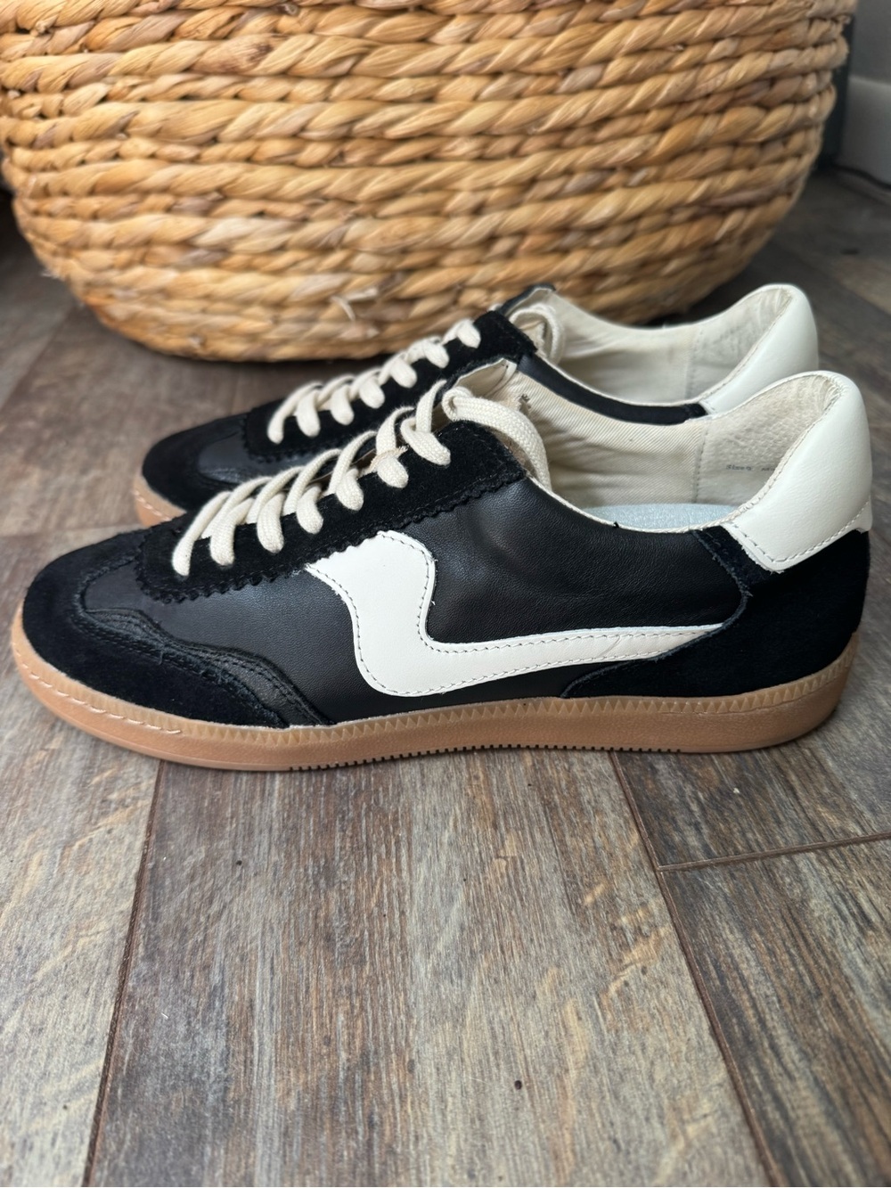Dolce Vita Black & White Retro Sneakers, size 9